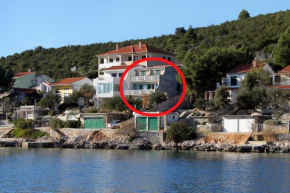 Apartments by the sea Vinisce, Trogir - 5981